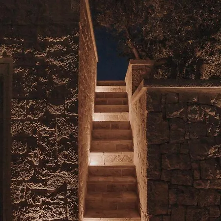 Borgo Montetorto 펜션 오스투니