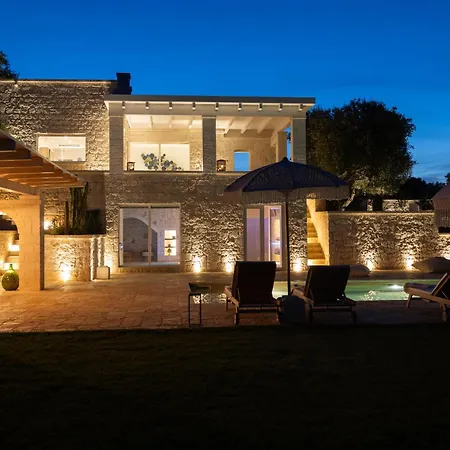 Borgo Montetorto 펜션 오스투니