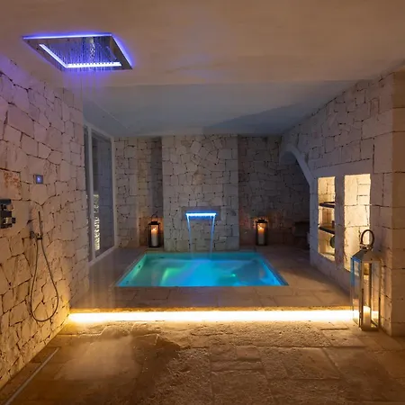 펜션 Borgo Montetorto 오스투니